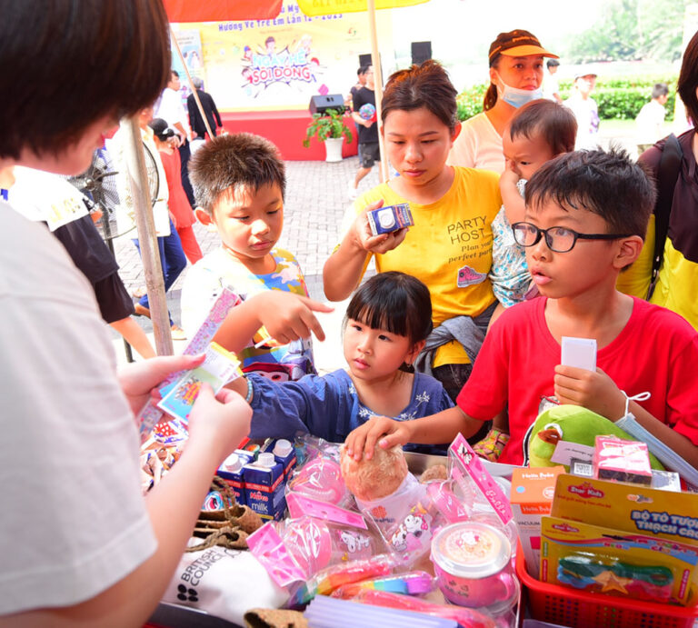 More than 20,000 gifts for children at Phu My Hung Children’s Day